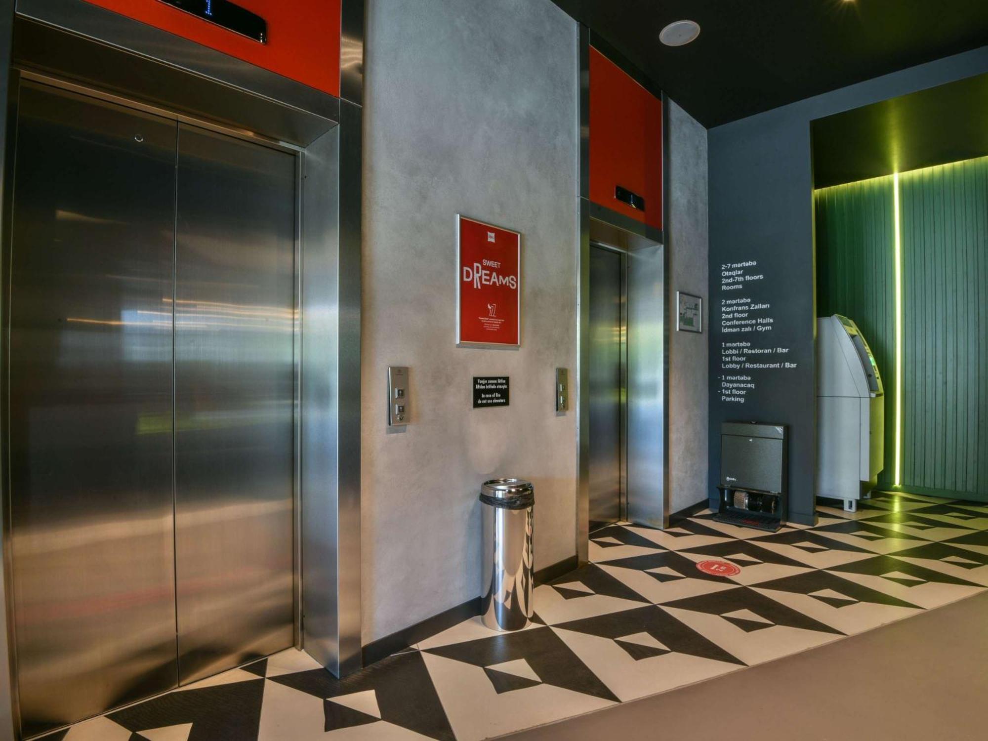Ibis Baku City Buitenkant foto