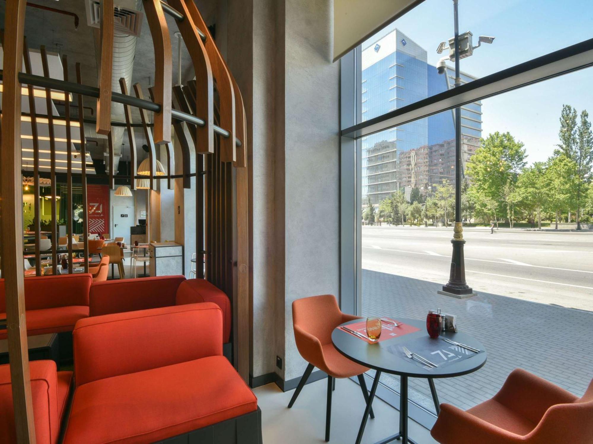 Ibis Baku City Buitenkant foto